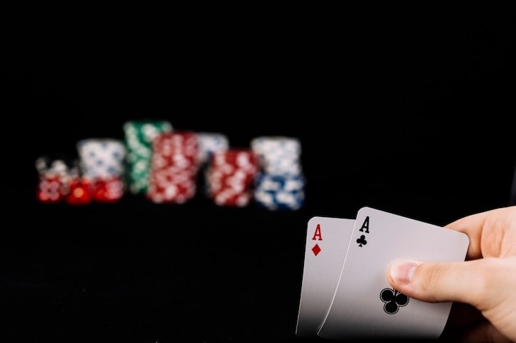 Tampilan dashboard mega777 dengan saldo akun, opsi deposit melalui DANA dan OVO, serta daftar pertandingan Champions League yang akan datang